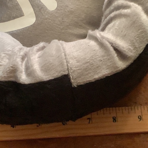 HOST PICK Bundle of Cozy comfortable very small kitten cat bed plus 3 items - Picture 5 of 12